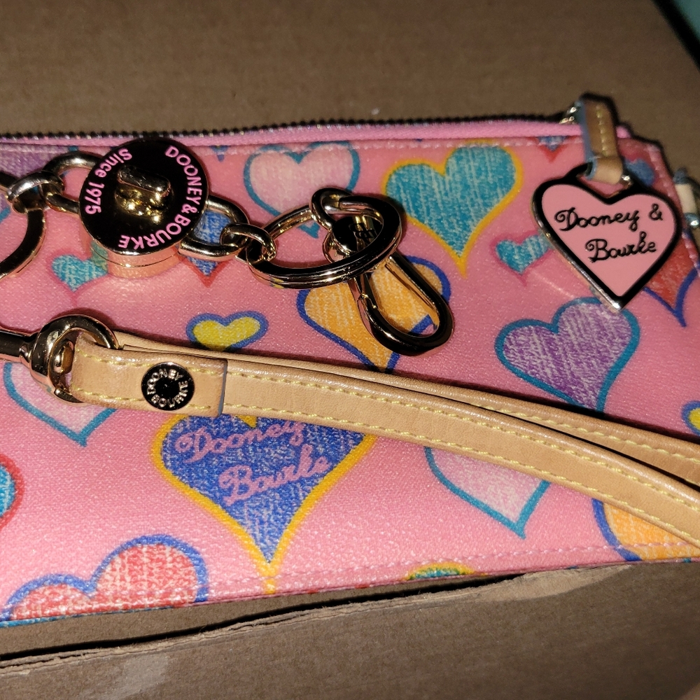 Dooney and bourke multicolor pink hearts wristlet purse wallet 💖